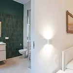 Апартаменты Easytopstay - Crescenzio Elegant *