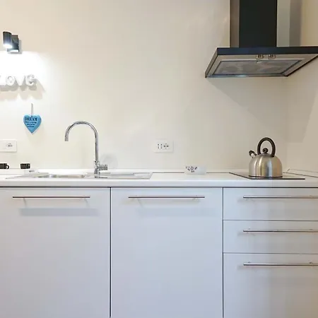Easytopstay - Crescenzio Elegant Апартаменты *