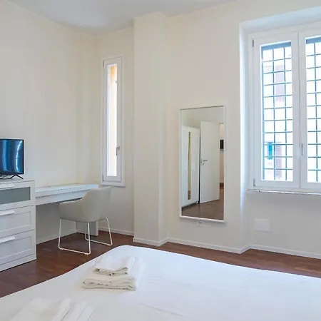 Easytopstay - Crescenzio Elegant Апартаменты *